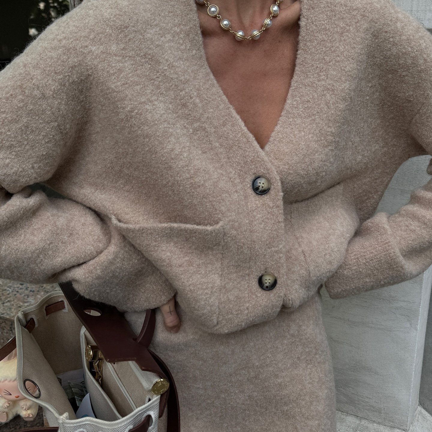 New Woolen Skirt Set V-neck Loose Top Coat Mid-waist A-line Short Skirt Two-piece Set - Image 4